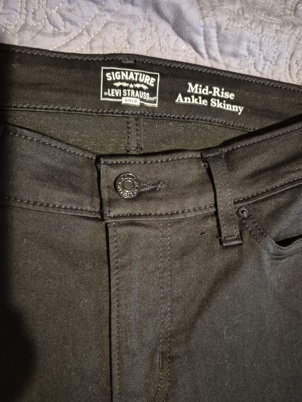 Signature by Levi Strauss Mid-Rise Ankle Skinny Jeans - Black